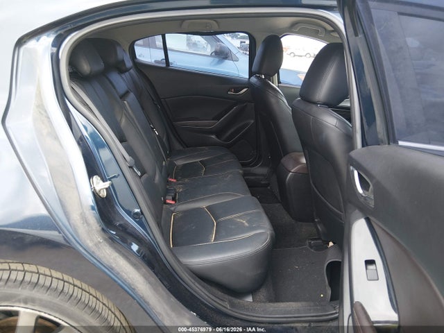 45376979 :رقم المزاد ، 3MZBN1L32JM198825 vin ، 2018 Mazda Mazda3 Touring مزاد بيع