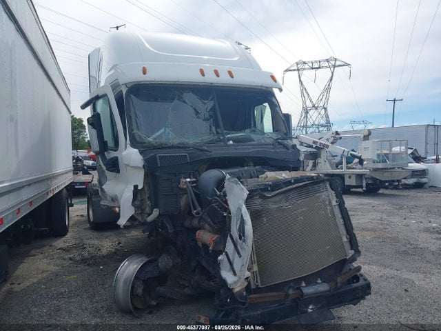 Продажа на аукционе авто 2018 Freightliner Cascadia 125, vin: 3AKJGLDR3JSJB7512, номер лота: 45377087