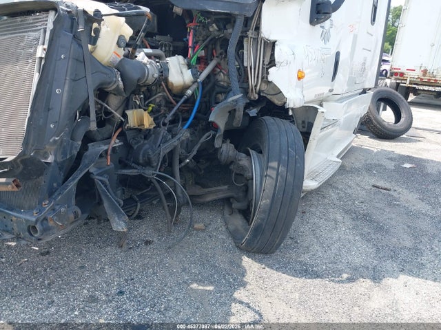 45377087 :رقم المزاد ، 3AKJGLDR3JSJB7512 vin ، 2018 Freightliner Cascadia 125 مزاد بيع