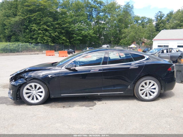Tesla Model S 60/75 2017 5YJSA1E12HF186277 Image 14
