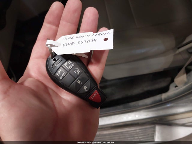2C7WDGBG9JR357074 Dodge Grand Caravan Se