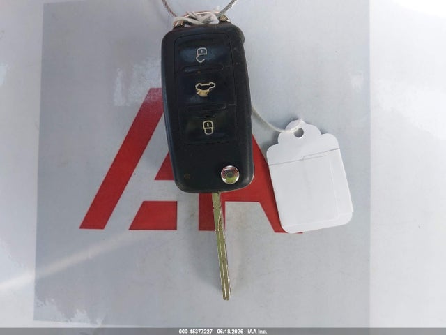 45377227 :رقم المزاد ، 3VW4S7AT8DM685426 vin ، 2013 Volkswagen Beetle 2.0t Fender Edition/2.0t Turbo/r-line مزاد بيع