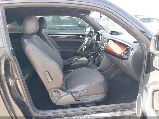 45377227 :رقم المزاد ، 3VW4S7AT8DM685426 vin ، 2013 Volkswagen Beetle 2.0t Fender Edition/2.0t Turbo/r-line مزاد بيع