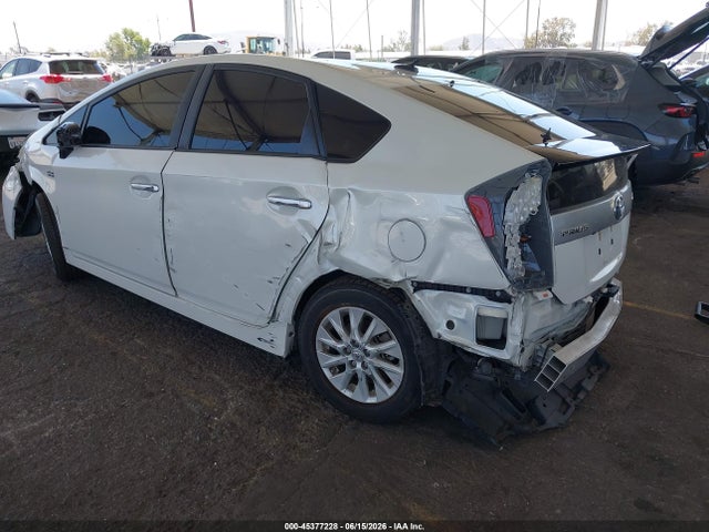 Toyota PRIUS PLUG-IN 2014 JTDKN3DPXE3055385 Image 3
