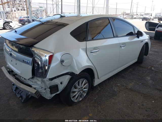 Toyota PRIUS PLUG-IN 2014 JTDKN3DPXE3055385 Image 4