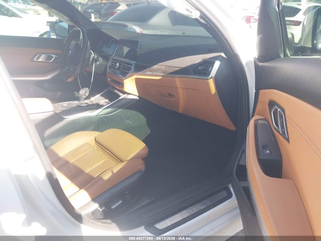 3MW5R1J05L8B32405 BMW 330I