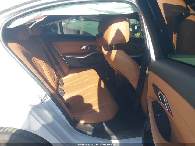 3MW5R1J05L8B32405 BMW 330I