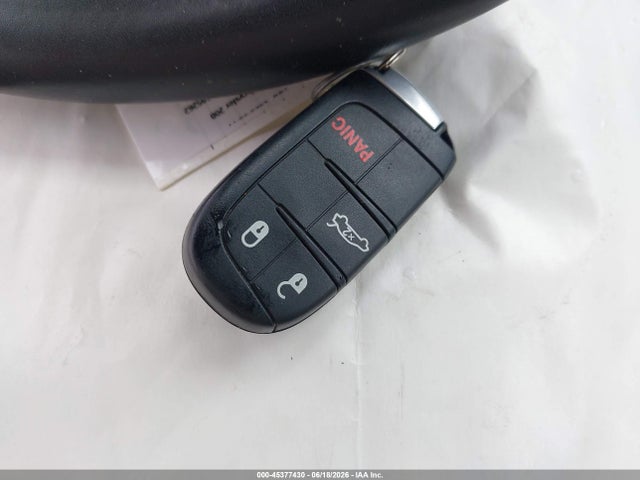 Продаж на аукціоні авто 2017 Chrysler 200 Limited Platinum, vin: 1C3CCCABXHN505262, номер лоту: 45377430