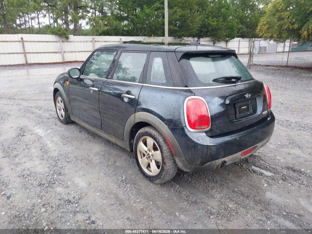 45377471 :رقم المزاد ، WMWXU1C35H2F92851 vin ، 2017 Mini Hardtop Cooper مزاد بيع