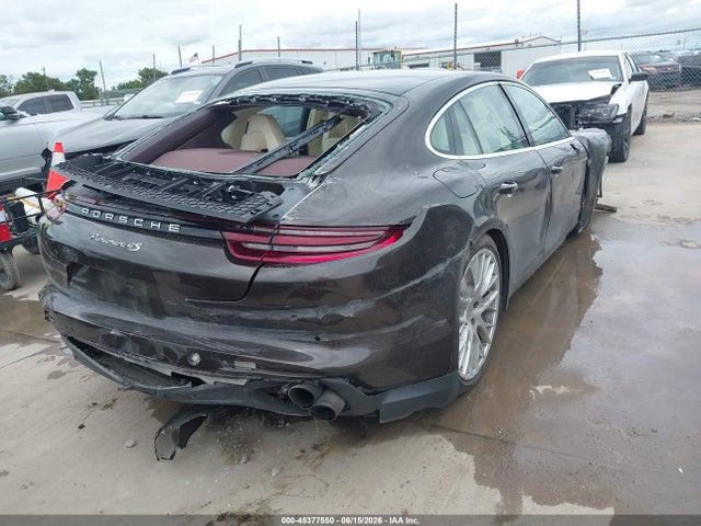 45377550 :رقم المزاد ، WP0AB2A74JL133091 vin ، 2018 Porsche Panamera 4s مزاد بيع