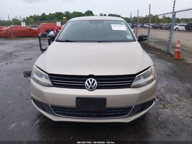 2013 Volkswagen Jetta 2.5l Se მანქანა იყიდება აუქციონზე, vin: 3VWDP7AJ2DM233570, აუქციონის ნომერი: 45377653