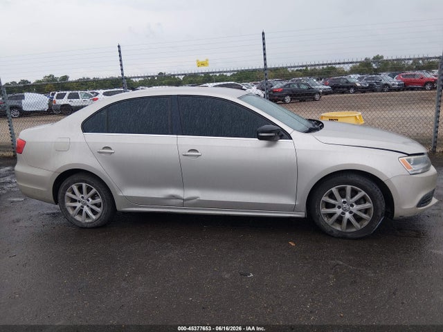 2013 Volkswagen Jetta 2.5l Se მანქანა იყიდება აუქციონზე, vin: 3VWDP7AJ2DM233570, აუქციონის ნომერი: 45377653