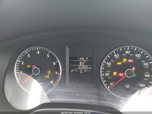 2013 Volkswagen Jetta 2.5l Se მანქანა იყიდება აუქციონზე, vin: 3VWDP7AJ2DM233570, აუქციონის ნომერი: 45377653