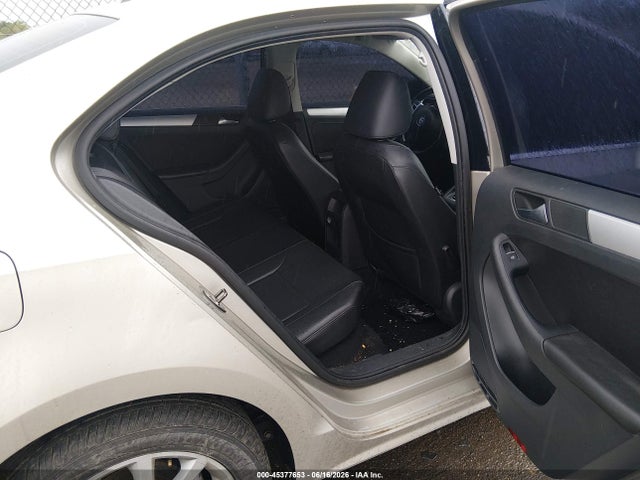 2013 Volkswagen Jetta 2.5l Se მანქანა იყიდება აუქციონზე, vin: 3VWDP7AJ2DM233570, აუქციონის ნომერი: 45377653