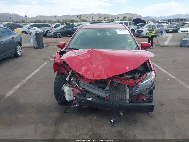 2T1BURHE3KC157189 Toyota COROLLA LE
