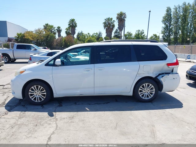 2014 Toyota Sienna Xle V6 8 Passenger მანქანა იყიდება აუქციონზე, vin: 5TDYK3DC3ES455111, აუქციონის ნომერი: 45377683