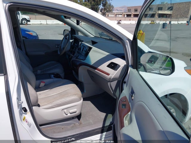 2014 Toyota Sienna Xle V6 8 Passenger მანქანა იყიდება აუქციონზე, vin: 5TDYK3DC3ES455111, აუქციონის ნომერი: 45377683