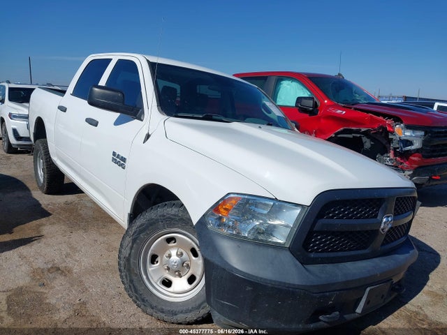 45377775 :رقم المزاد ، 1C6RR7KG6JS266829 vin ، 2018 Ram 1500 Tradesman  4x4 5'7 Box مزاد بيع