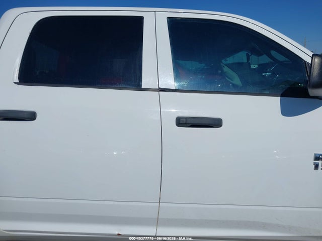 45377775 :رقم المزاد ، 1C6RR7KG6JS266829 vin ، 2018 Ram 1500 Tradesman  4x4 5'7 Box مزاد بيع