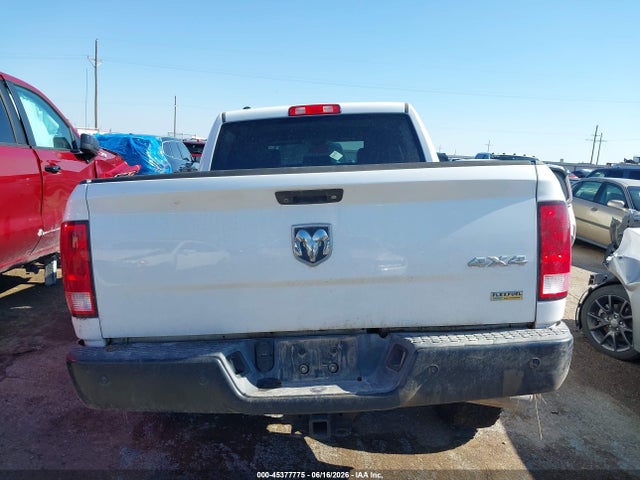 45377775 :رقم المزاد ، 1C6RR7KG6JS266829 vin ، 2018 Ram 1500 Tradesman  4x4 5'7 Box مزاد بيع