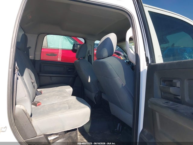 45377775 :رقم المزاد ، 1C6RR7KG6JS266829 vin ، 2018 Ram 1500 Tradesman  4x4 5'7 Box مزاد بيع