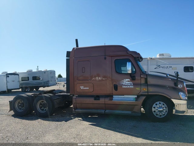 Продажа на аукционе авто 2013 Freightliner Cascadia 125, vin: 1FUJGLDVXDLBS5918, номер лота: 45377794