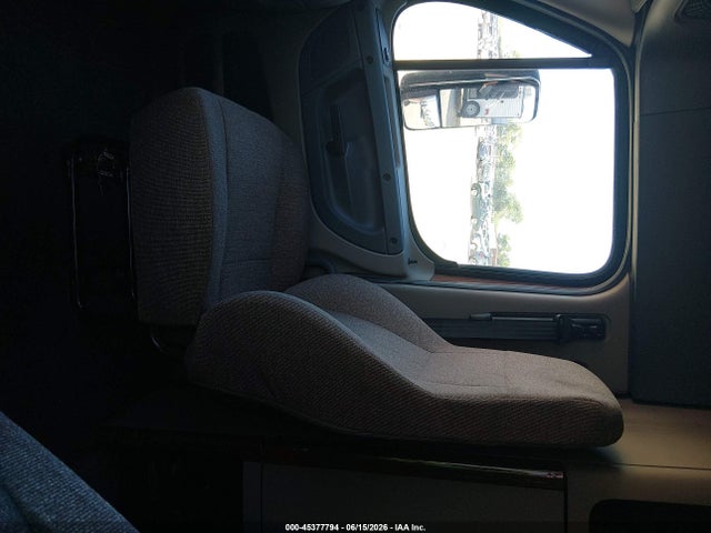 Продажа на аукционе авто 2013 Freightliner Cascadia 125, vin: 1FUJGLDVXDLBS5918, номер лота: 45377794