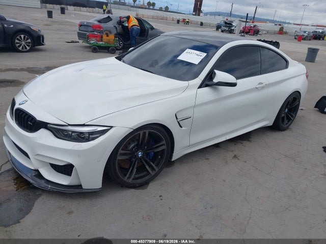 BMW M4 2015 WBS3R9C55FK330432 Image 2