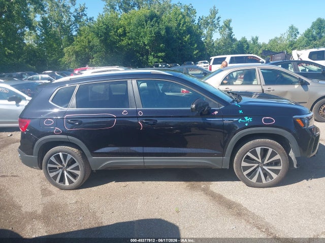 Продаж на аукціоні авто 2022 Volkswagen Taos 1.5t Se, vin: 3VVRX7B26NM041099, номер лоту: 45377912