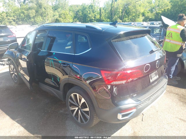 Продаж на аукціоні авто 2022 Volkswagen Taos 1.5t Se, vin: 3VVRX7B26NM041099, номер лоту: 45377912