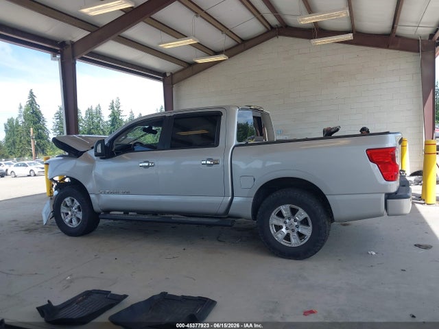 45377923 :رقم المزاد ، 1N6AA1E5XJN502897 vin ، 2018 Nissan Titan Sv مزاد بيع