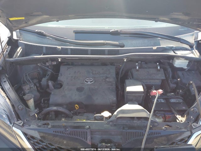 2011 Toyota Sienna Se მანქანა იყიდება აუქციონზე, vin: 5TDXK3DC9BS118479, აუქციონის ნომერი: 45377974