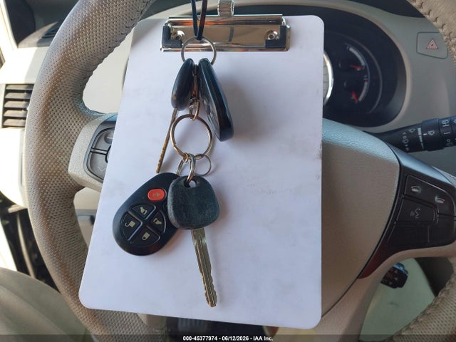 2011 Toyota Sienna Se მანქანა იყიდება აუქციონზე, vin: 5TDXK3DC9BS118479, აუქციონის ნომერი: 45377974