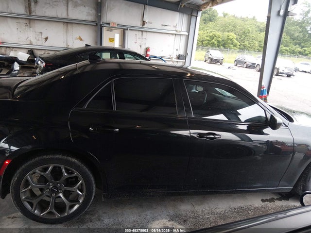 2015 Chrysler 300 300s მანქანა იყიდება აუქციონზე, vin: 2C3CCABG6FH932104, აუქციონის ნომერი: 45378003