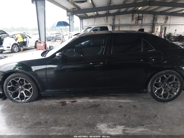 2015 Chrysler 300 300s მანქანა იყიდება აუქციონზე, vin: 2C3CCABG6FH932104, აუქციონის ნომერი: 45378003