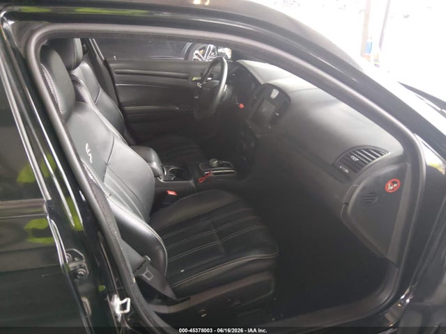 2015 Chrysler 300 300s მანქანა იყიდება აუქციონზე, vin: 2C3CCABG6FH932104, აუქციონის ნომერი: 45378003