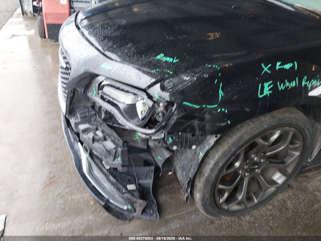 2015 Chrysler 300 300s მანქანა იყიდება აუქციონზე, vin: 2C3CCABG6FH932104, აუქციონის ნომერი: 45378003