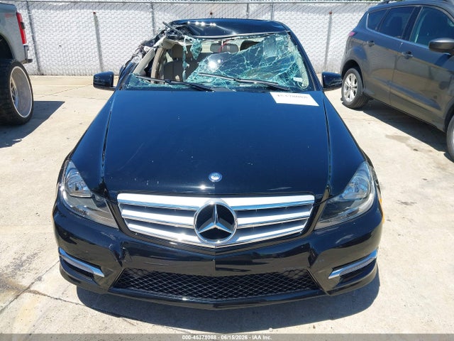 Продажа на аукционе авто 2012 Mercedes-benz C 250 Luxury/sport, vin: WDDGF4HB3CA643344, номер лота: 45378088