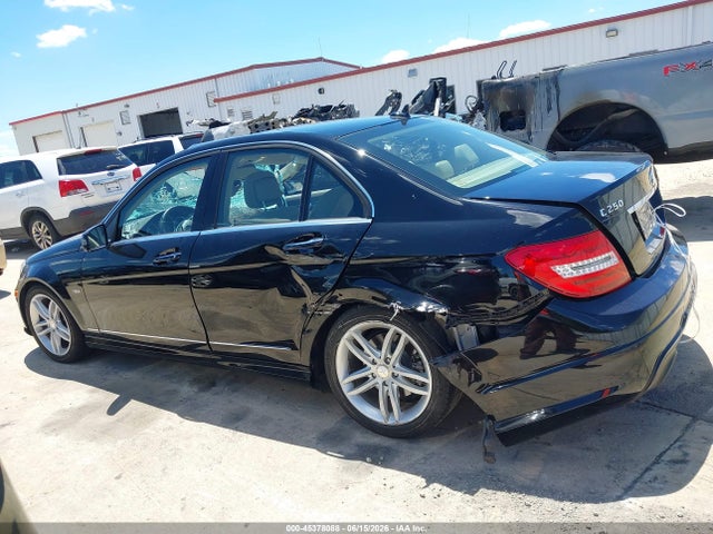 Продажа на аукционе авто 2012 Mercedes-benz C 250 Luxury/sport, vin: WDDGF4HB3CA643344, номер лота: 45378088