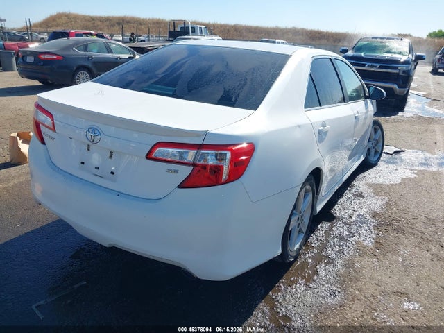 4T1BF1FK0EU790997 Toyota CAMRY SE