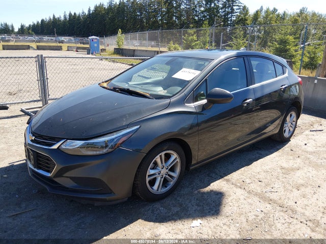 Chevrolet Cruze Lt Auto 2018 3G1BE6SM8JS585944 Image 2