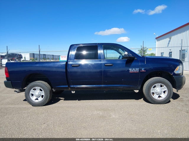 3C63R3CLXHG717403 RAM 3500 Tradesman 4x4 6&#039;4 Box