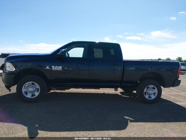 3C63R3CLXHG717403 RAM 3500 Tradesman 4x4 6&#039;4 Box