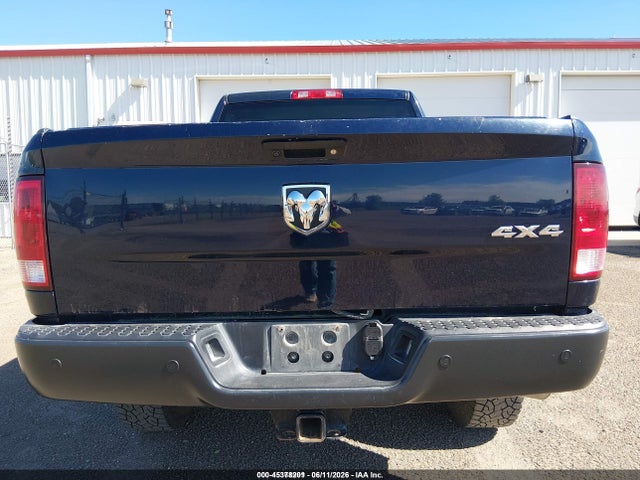 3C63R3CLXHG717403 RAM 3500 Tradesman 4x4 6&#039;4 Box