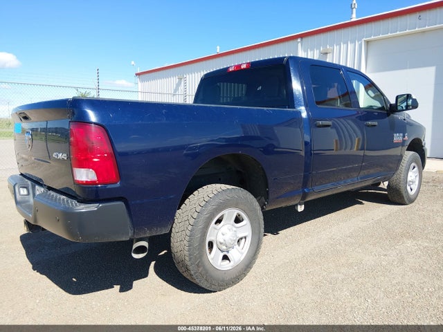 3C63R3CLXHG717403 RAM 3500 Tradesman 4x4 6&#039;4 Box