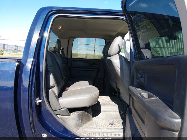 3C63R3CLXHG717403 RAM 3500 Tradesman 4x4 6&#039;4 Box