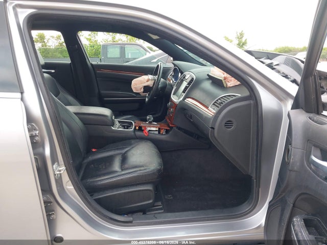45378205 :رقم المزاد ، 2C3CCAAG6D8608973 vin ، 2013 Chrysler 300 مزاد بيع