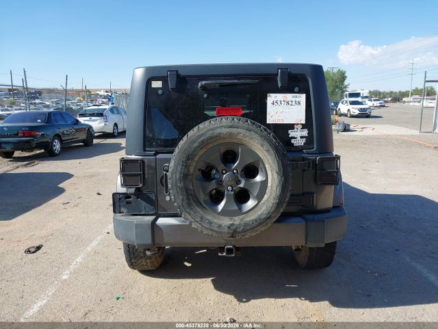 1C4BJWDG1HL575136 Jeep Wrangler Unlimited Freedom 4x4