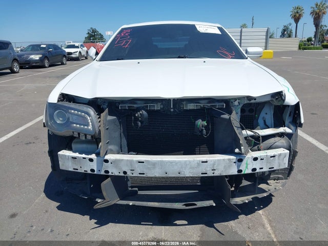 Chrysler 300 300s 2018 2C3CCABG0JH240168 Image 13