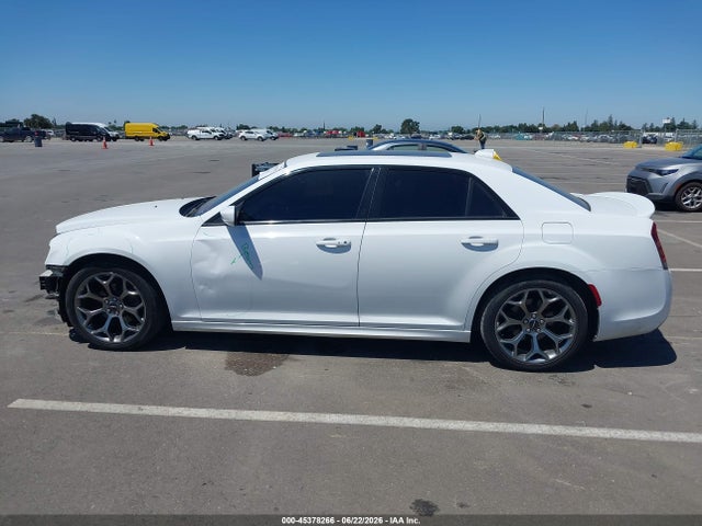 Chrysler 300 300s 2018 2C3CCABG0JH240168 Image 15